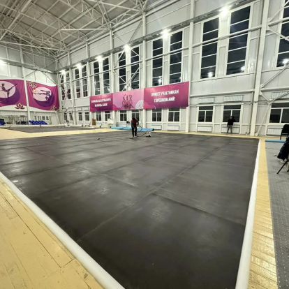 Помост для художественной гимнастики GYMSPORT RHYTHMIC с амортизаторами 13.5х13.5 для ковра 14х14