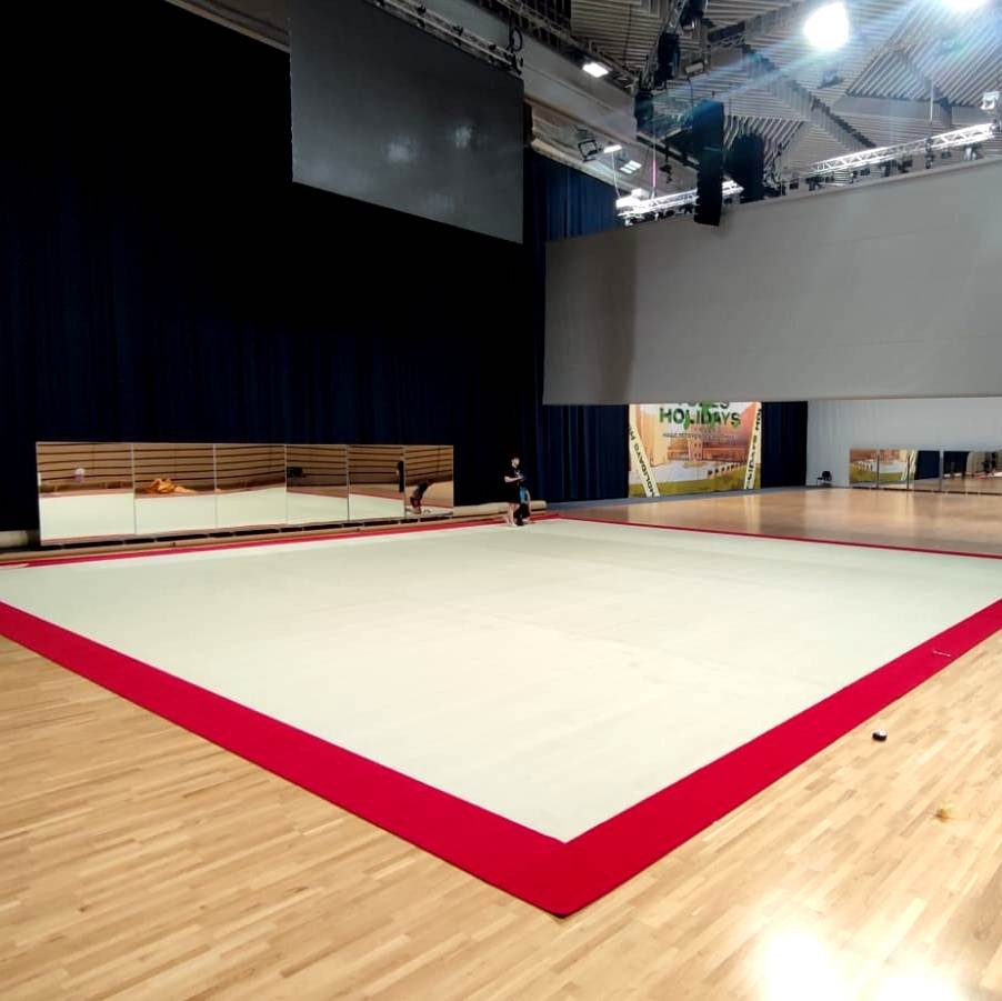 Соревновательный ковер для художественной гимнастики GYMSPORT PROF PREMIUM RED 14Х14