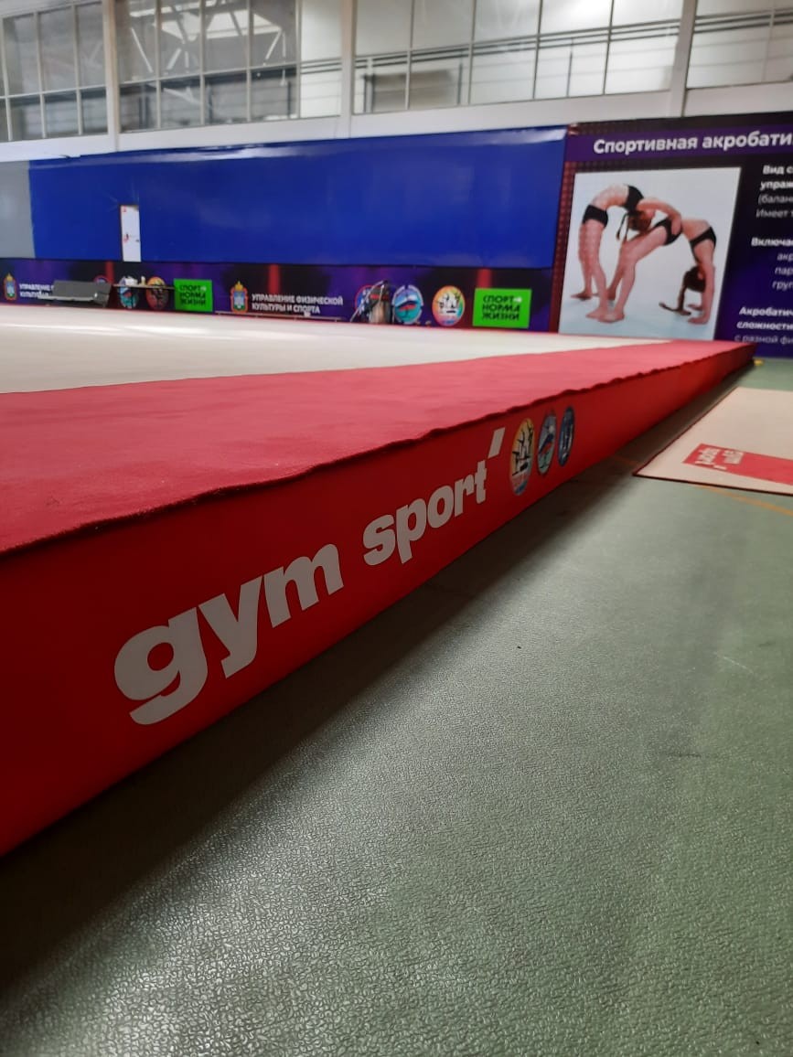 Ковер для спортивной гимнастики и акробатики GYMSPORT STRONG PREMIUM RED 14x14