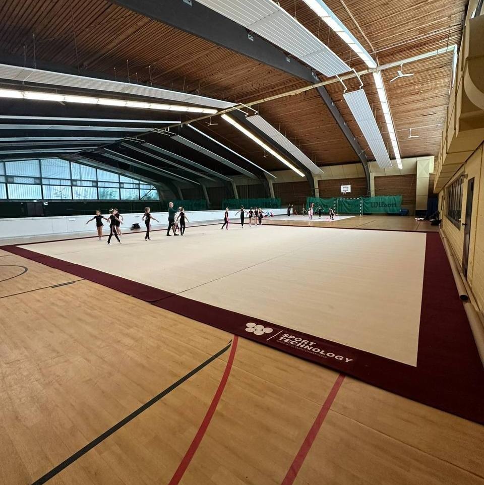 Ковер для художественной гимнастики Sport Technology с помостом и сертификатом FIG