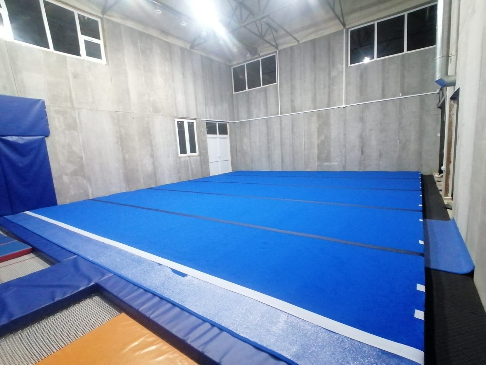 Ковер для спортивной гимнастики и акробатики GYMSPORT STRONG 14x14