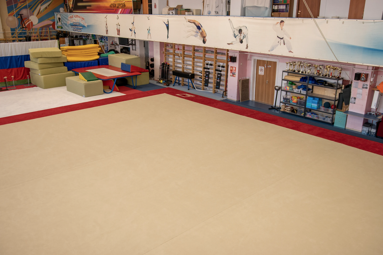 Соревновательный ковер для художественной гимнастики GYMSPORT PROF PREMIUM RED 14Х14