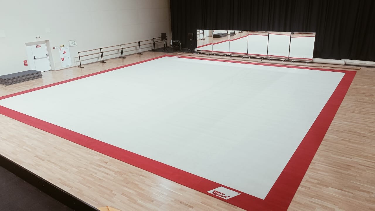 Соревновательный ковер для художественной гимнастики GYMSPORT PROF PREMIUM RED 14Х14