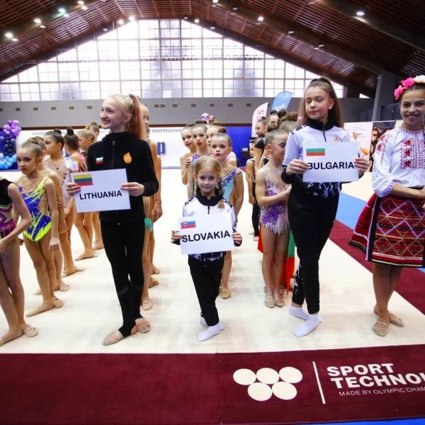 Ковер для художественной гимнастики Sport Technology с помостом и сертификатом FIG